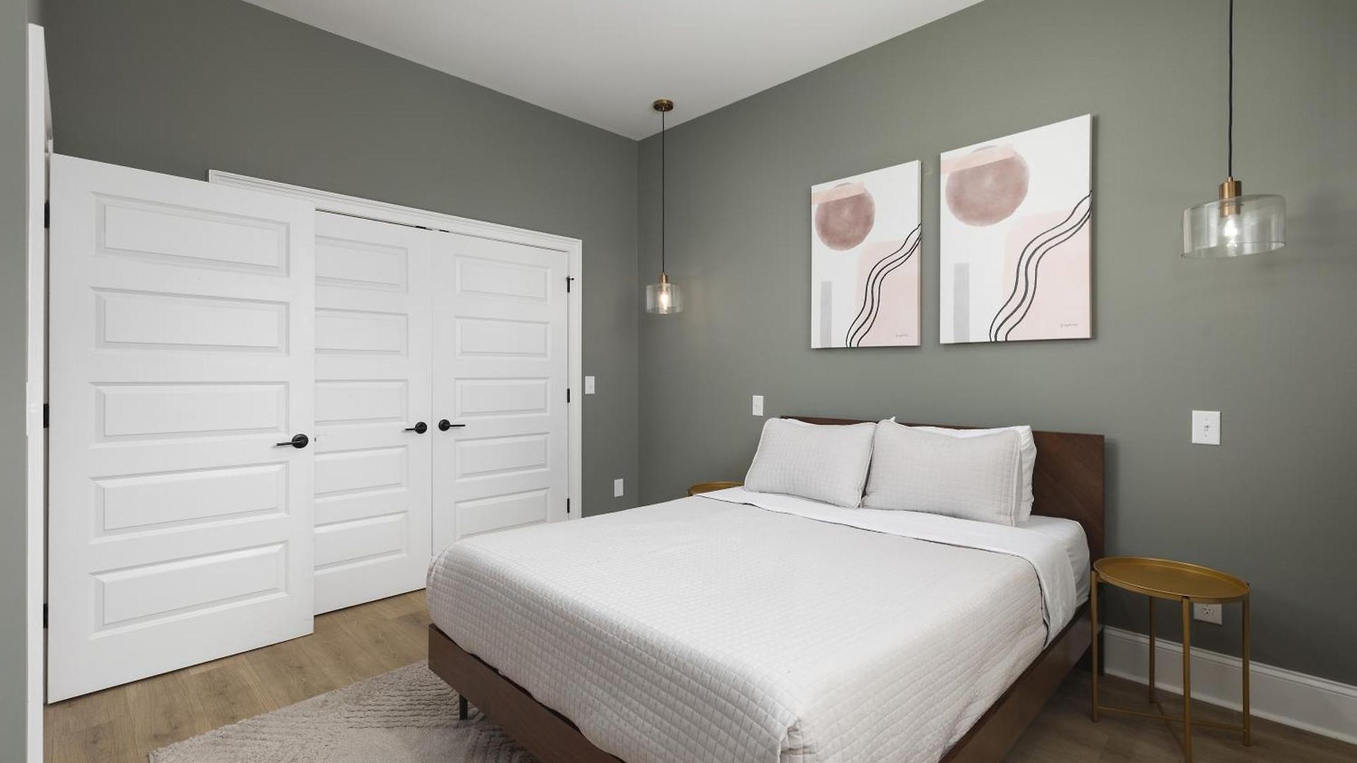 With Free Parking, 3 Miles Downtown, Near Restaurants * Nashville
