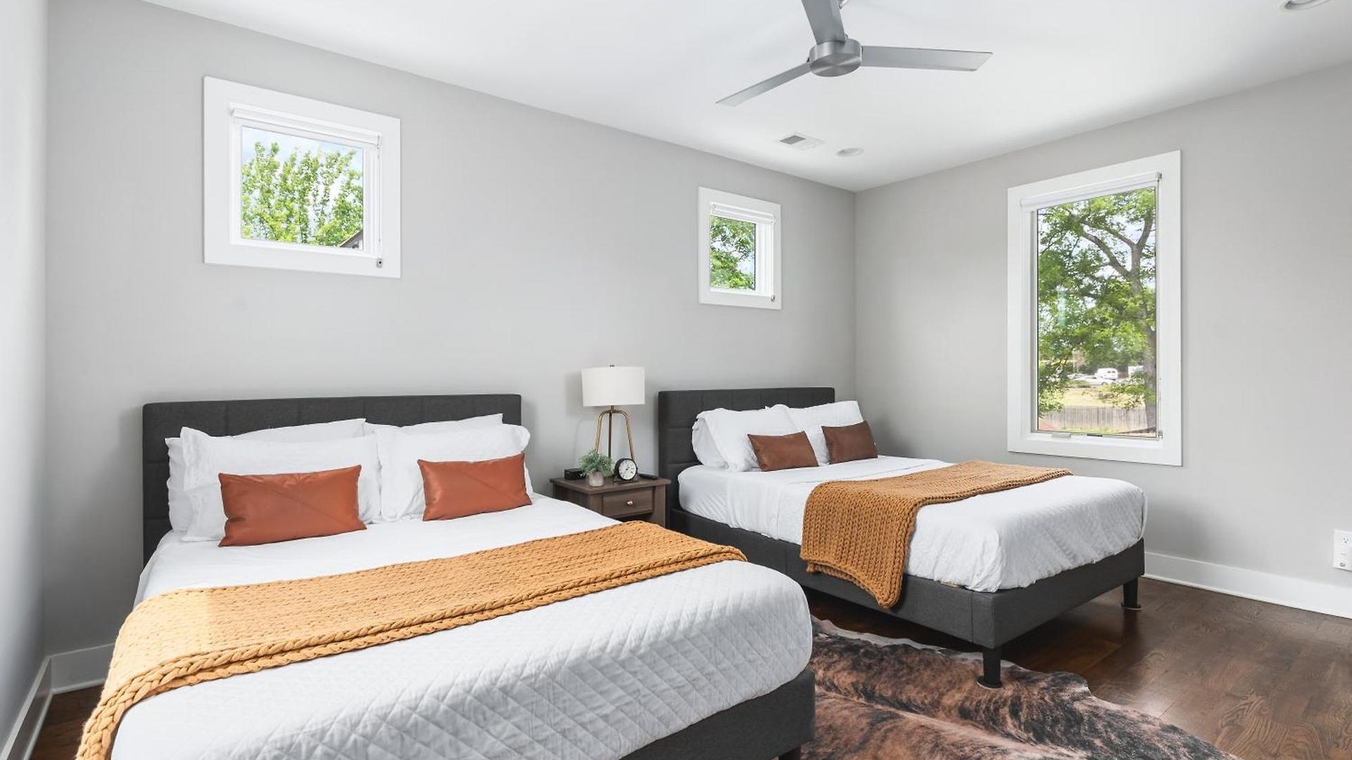 Modern Luxury With Rooftop Deck, 3 Mi To Downtown * Nashville