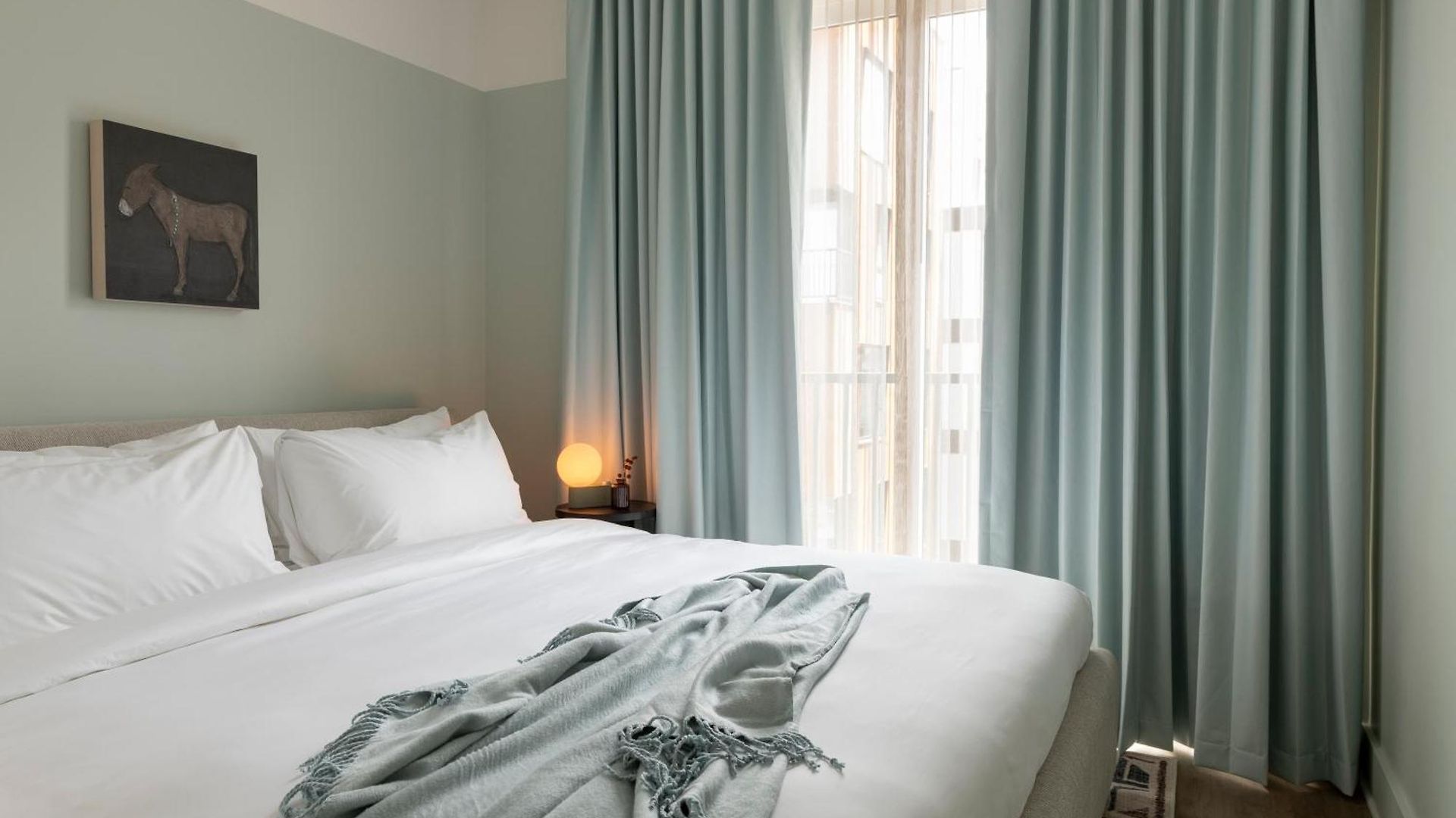Mint House Marathon Village By Kasa Hotel
