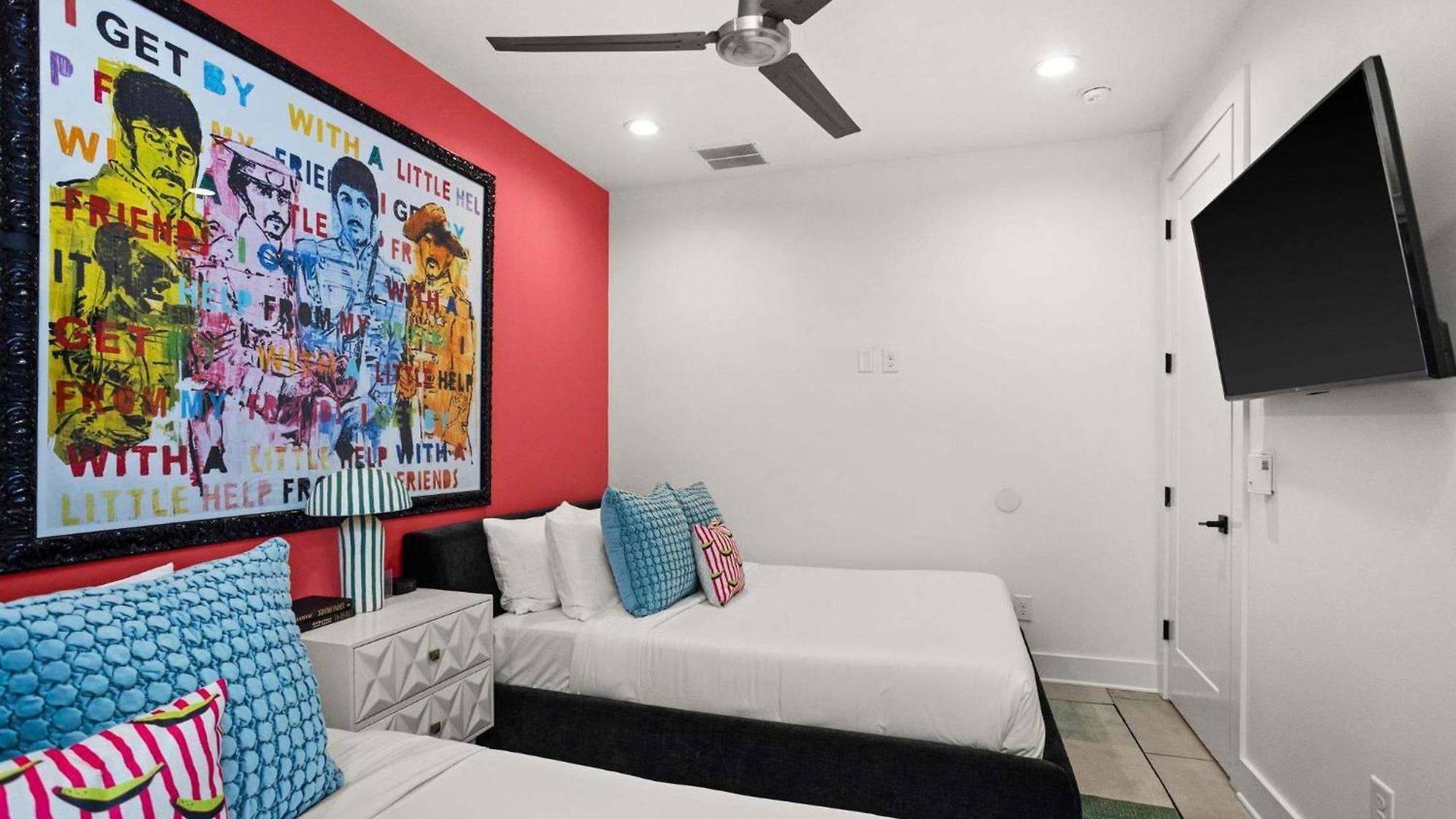 Holiday home Pop Art Retreat On Legendary 8th - Walk Everywhere *
