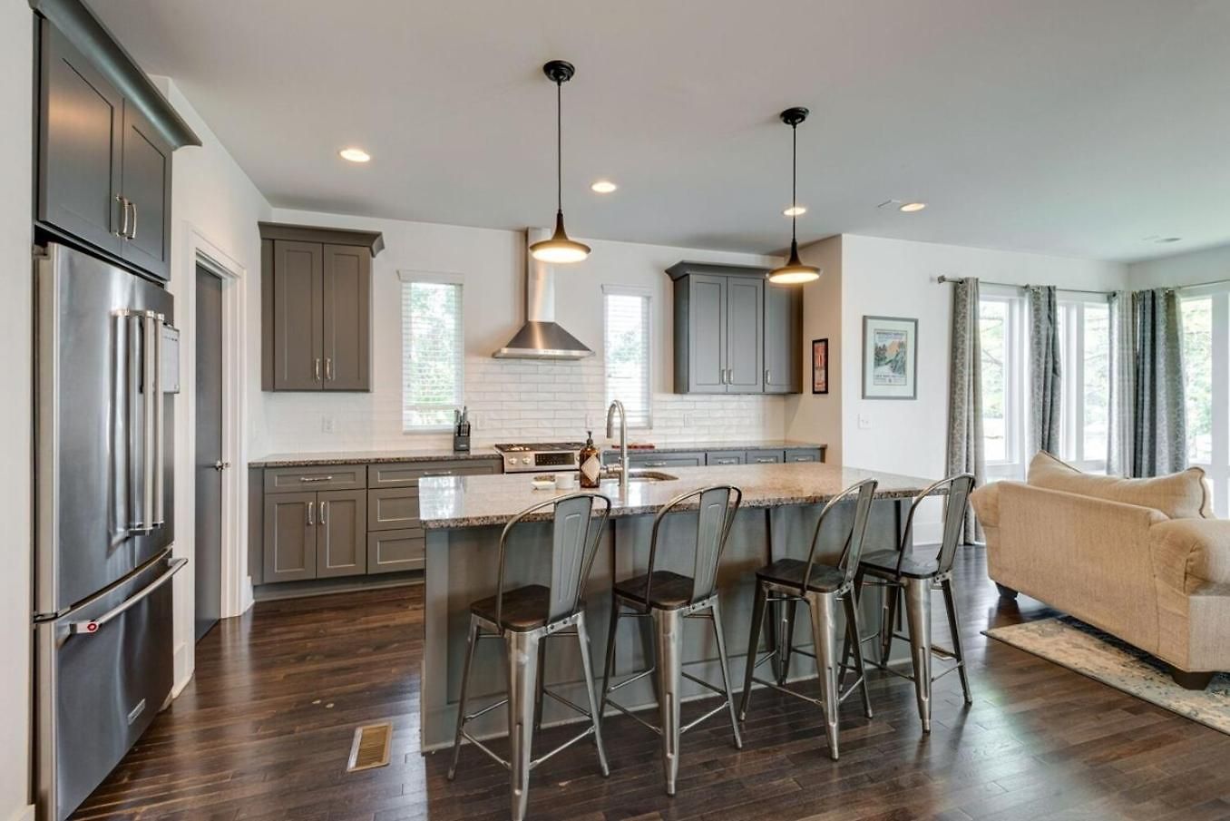 12 South Charmer 3 Bedroom With Rooftop Patio Nashville