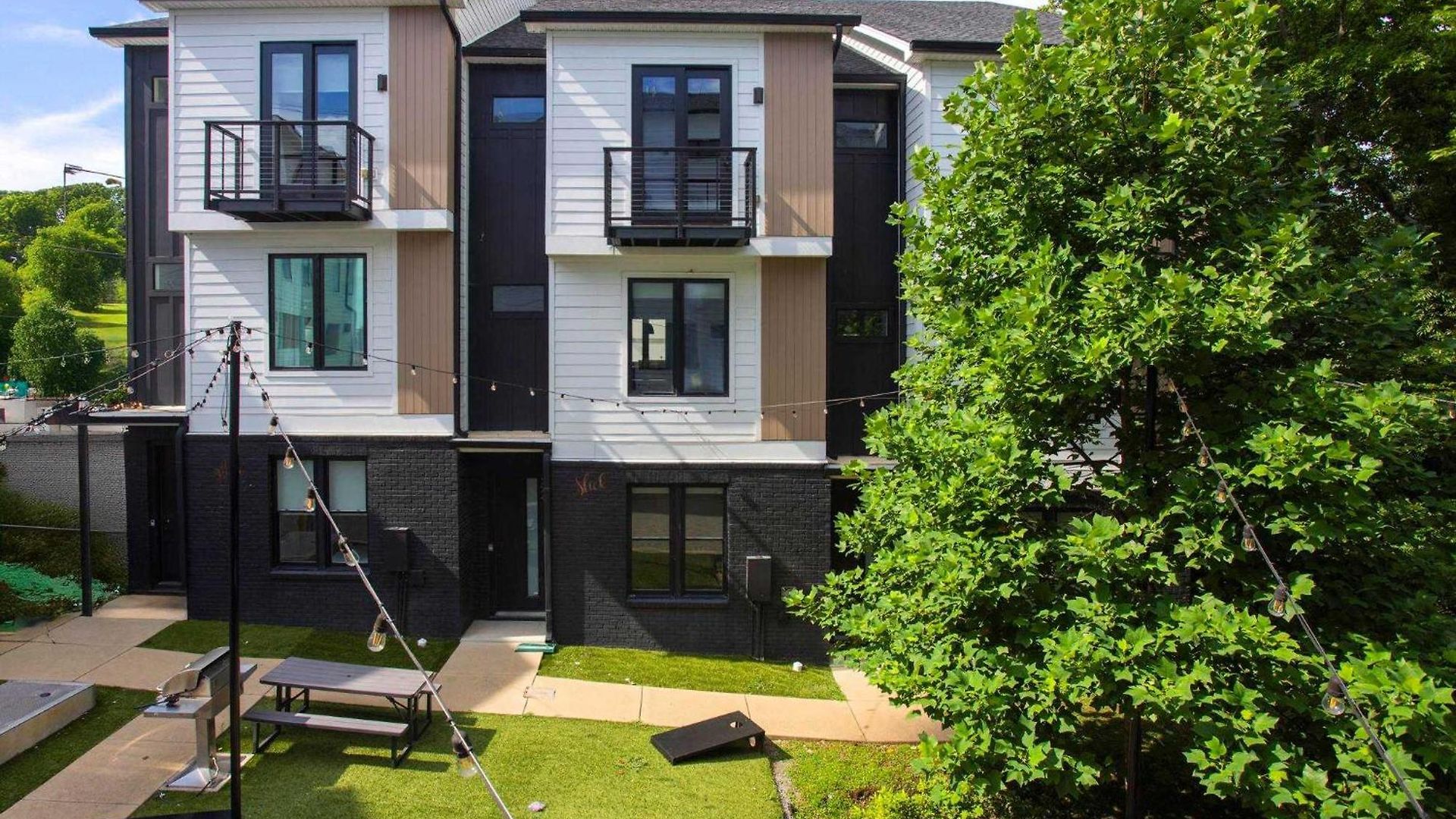 Luxe At 8th And Argyle Elite Vacation Spot