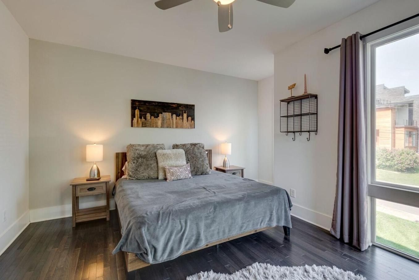 12 South Charmer 3 Bedroom With Rooftop Patio
