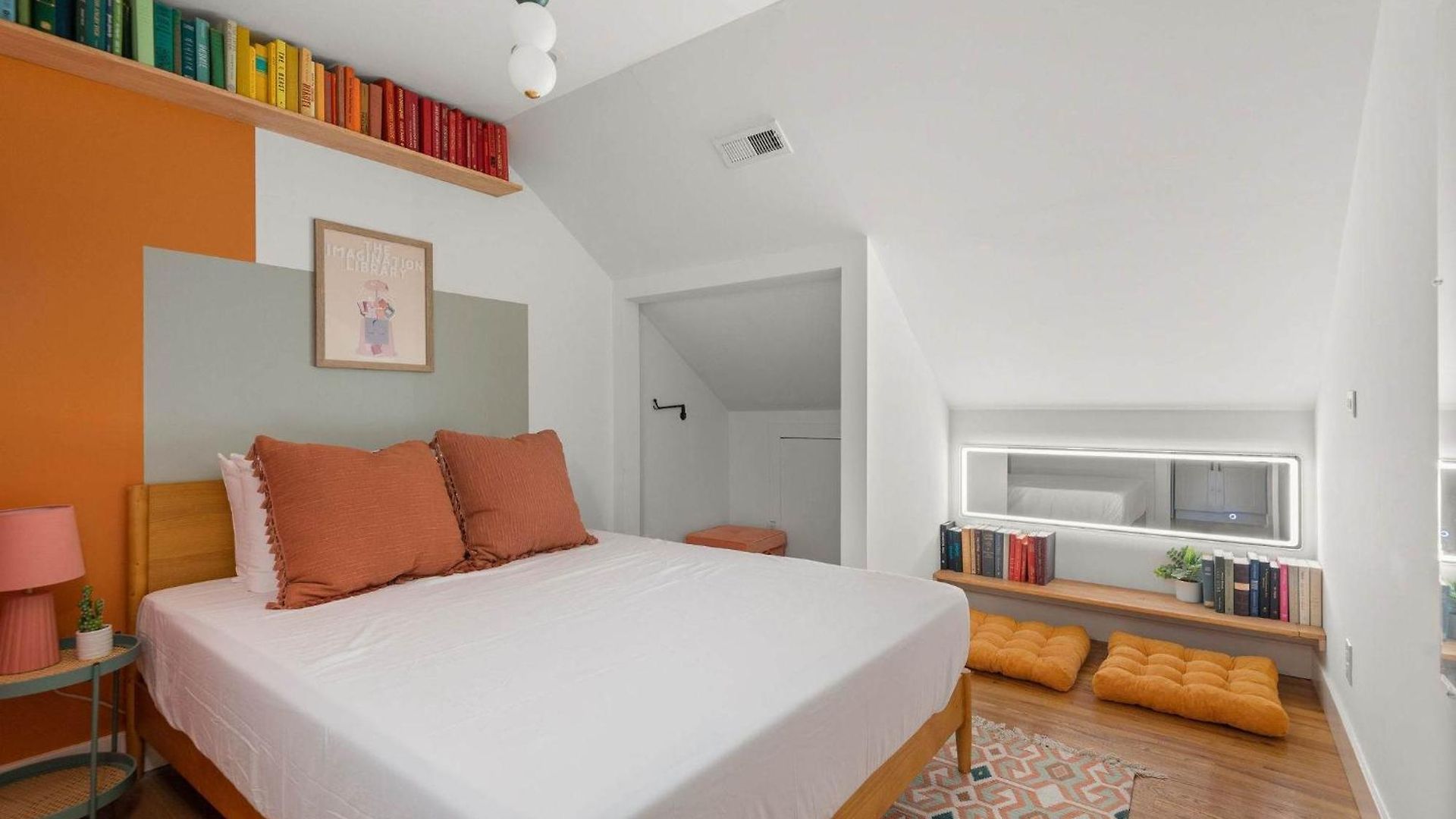 The Dolly House On Music Row - 7br - Sleeps 22 Holiday home