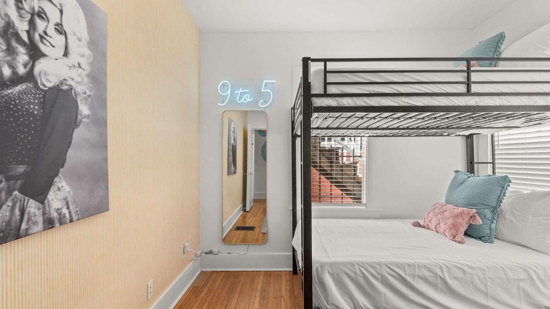 The Dolly House On Music Row - 7br - Sleeps 22