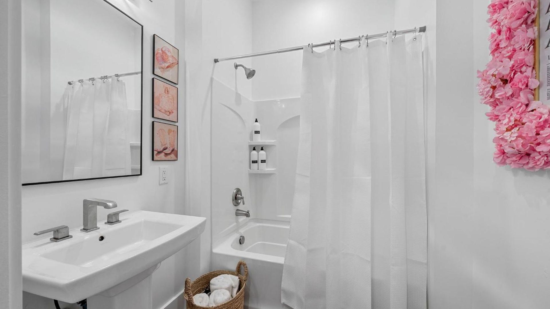 Bright 3br East Retreat 10 Min To Broadway Apartment