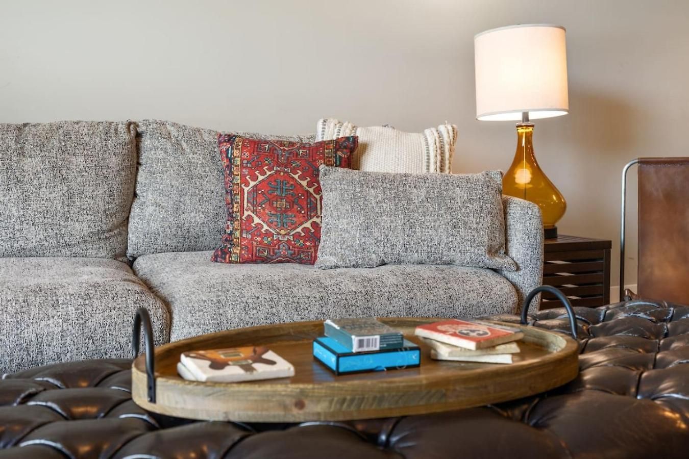 Only 4 Miles To Broadway With Free Parking And Tvs In Bedrooms