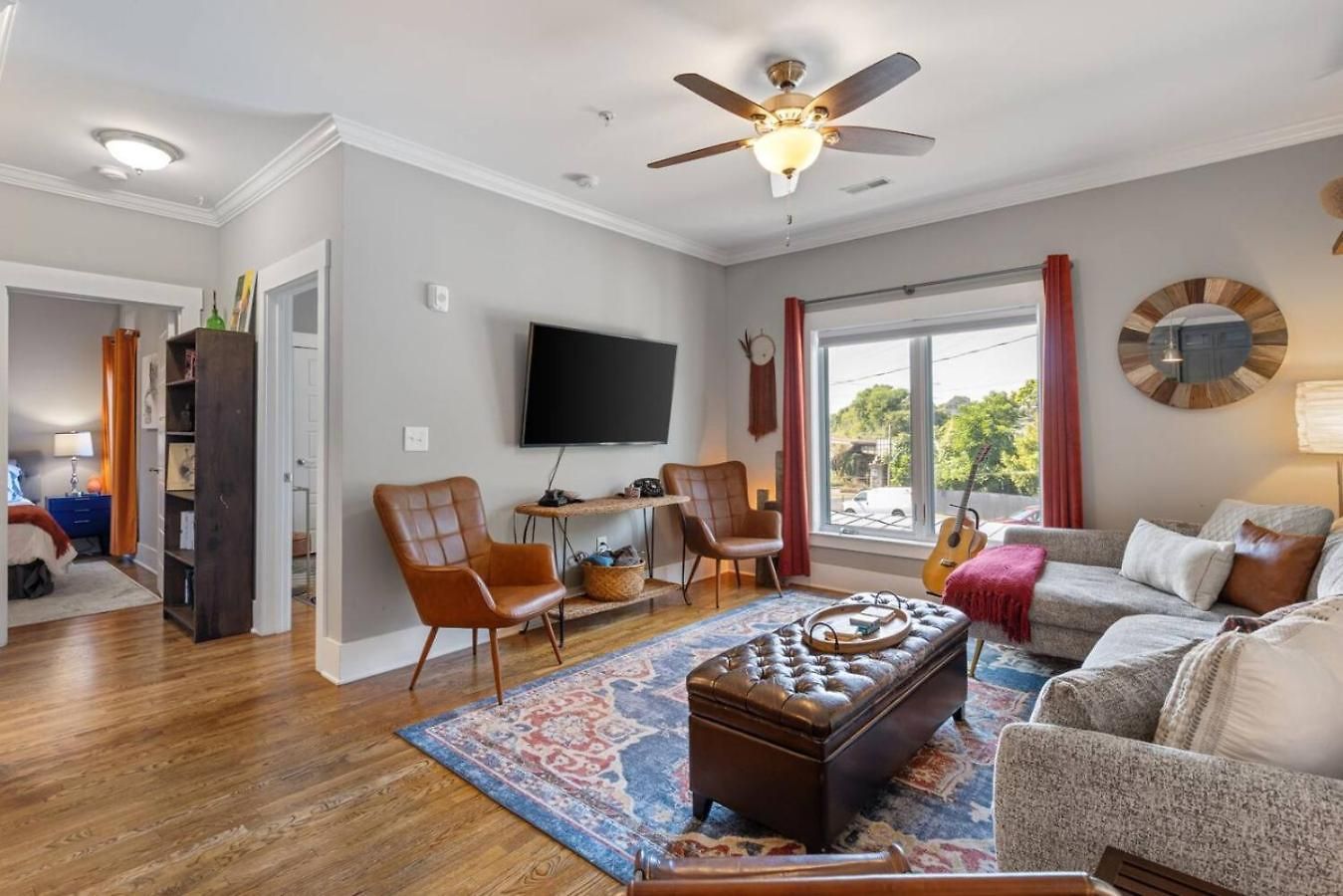 Only 4 Miles To Broadway With Free Parking And Tvs In Bedrooms *
