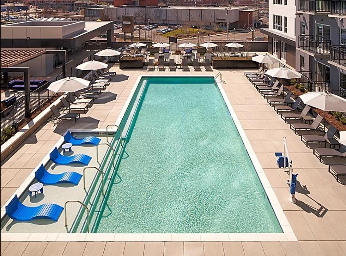 Wild & Chic - Rooftop Pool, Walk To Broadway Apartment
