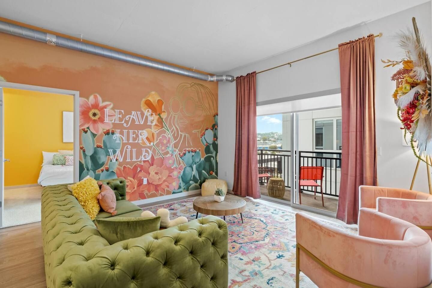 Wild & Chic - Rooftop Pool, Walk To Broadway Apartment