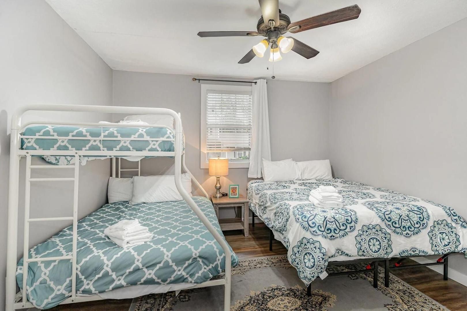 Apartment 3 Units - Sleeps 24 - Mins To Downtown And Airport Nashville
