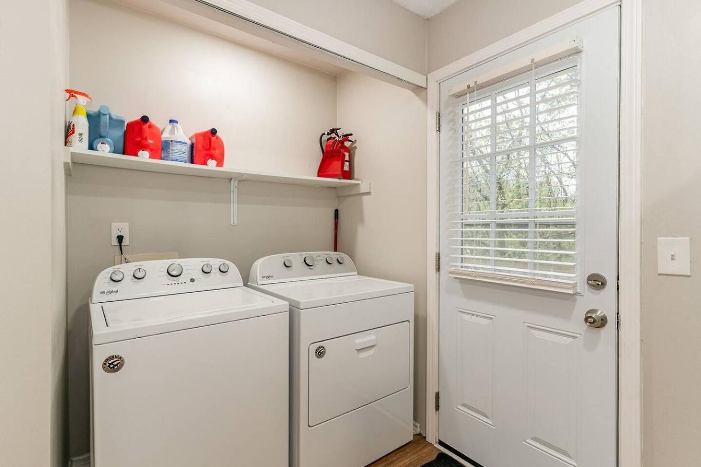 Freshly Renovated - Minutes From Downtown & Bna Apartment *