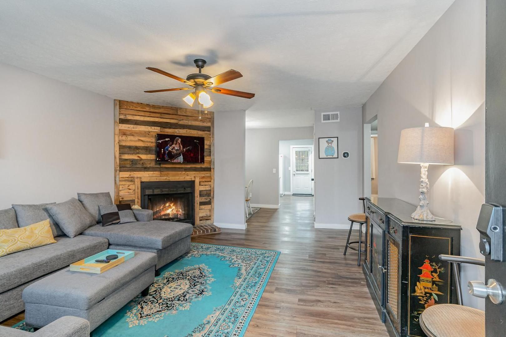 Apartment Cute & Cozy - Minutes From Downtown & Bna