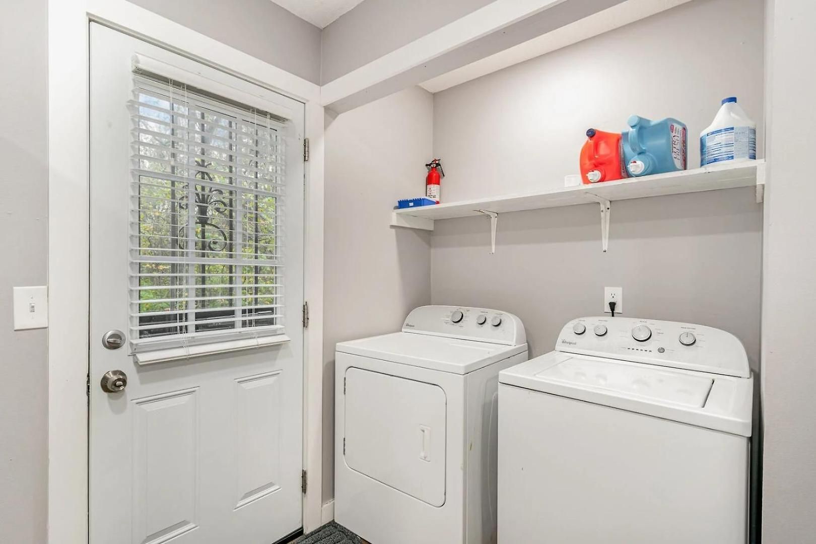 Apartment Cute & Cozy - Minutes From Downtown & Bna