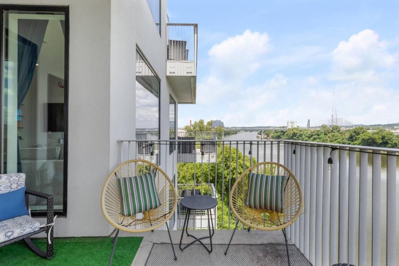 Holiday home Luxury Riverview Walk To Broadway With Garage And Patio Nashville