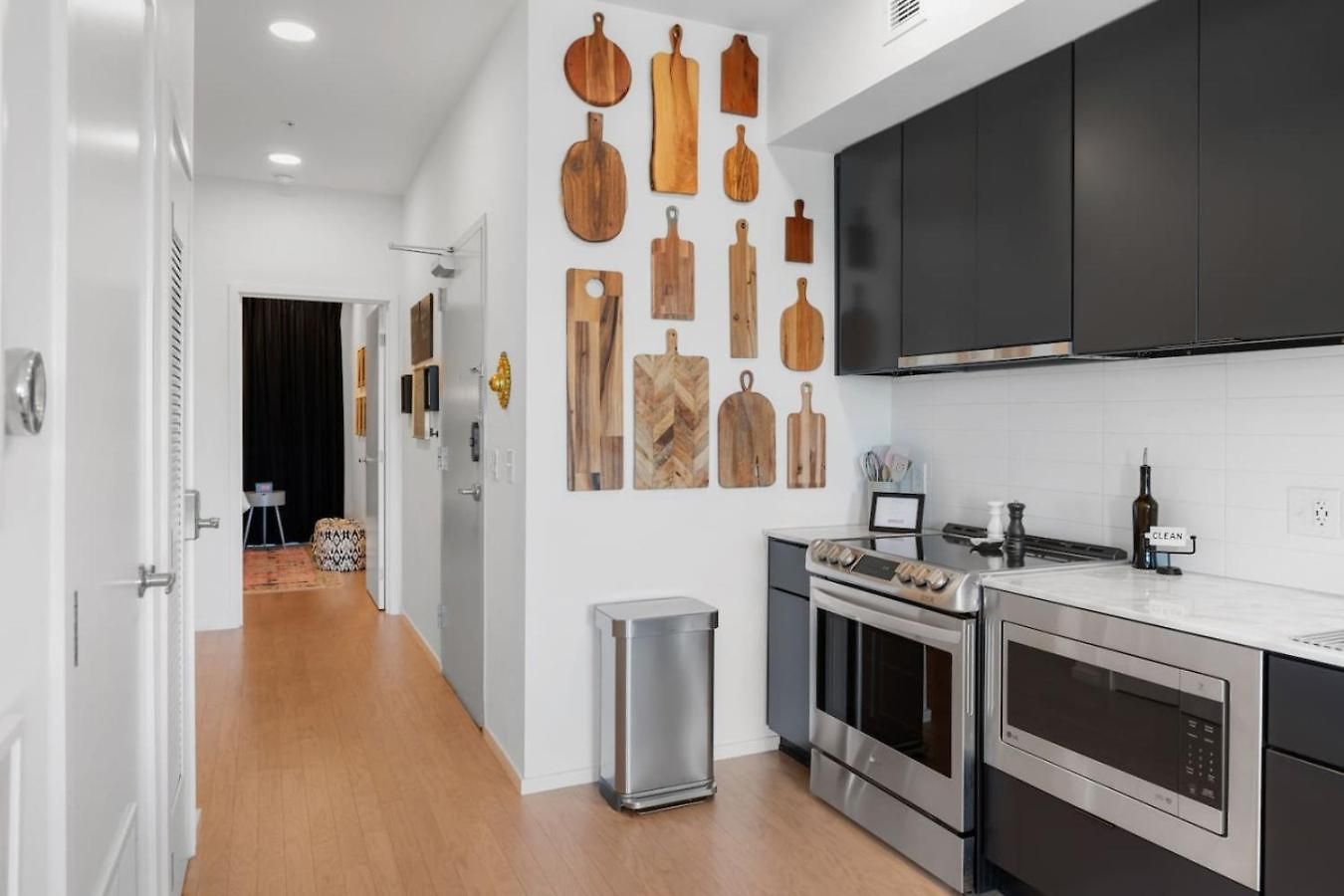 Luxury Riverview Walk To Broadway With Garage And Patio Nashville
