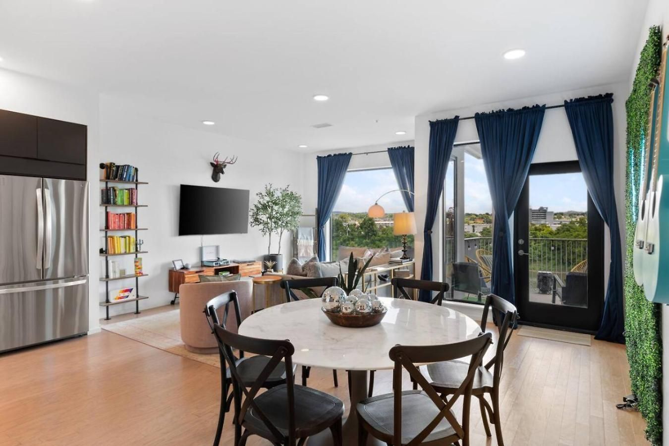 Luxury Riverview Walk To Broadway With Garage And Patio Holiday home *