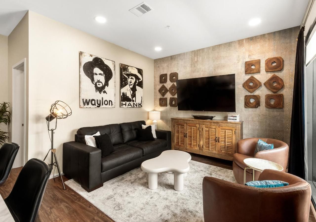 King Bed,steps To Broadway, Free Garage Parking Apartment Nashville