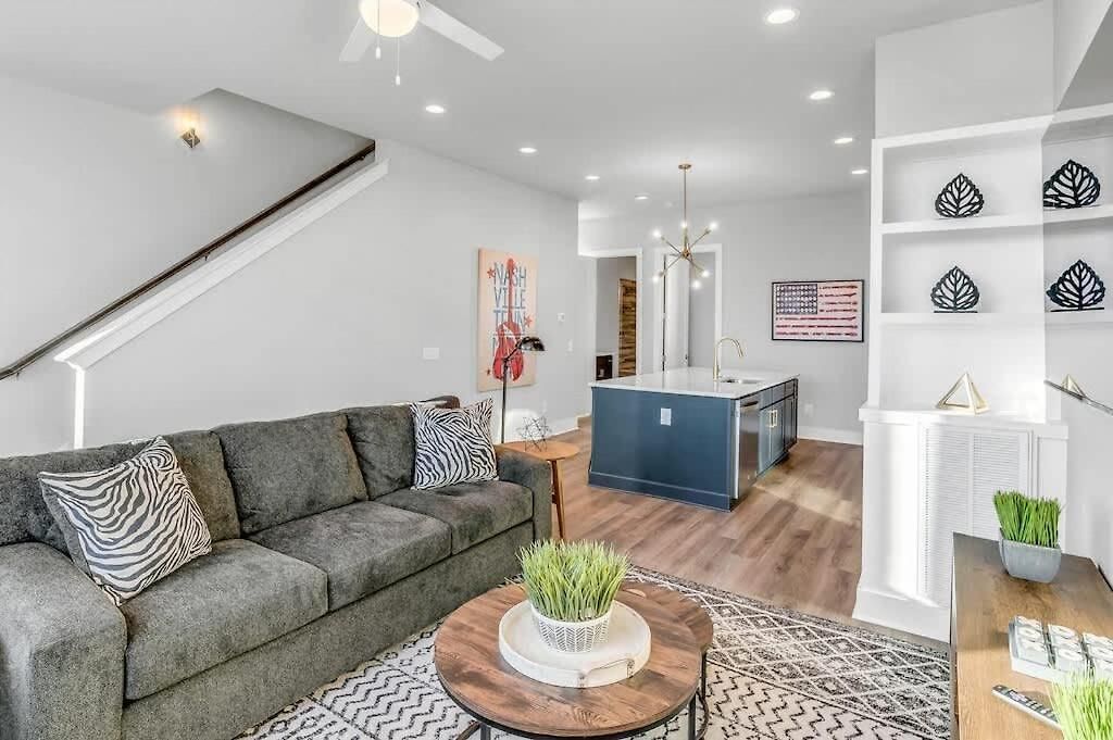 2 Townhomes - Sleeps 24-rooftop Patios Holiday home *