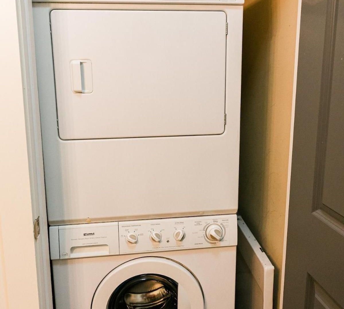 Modern Germantown - Walkable, Quiet & Apartment