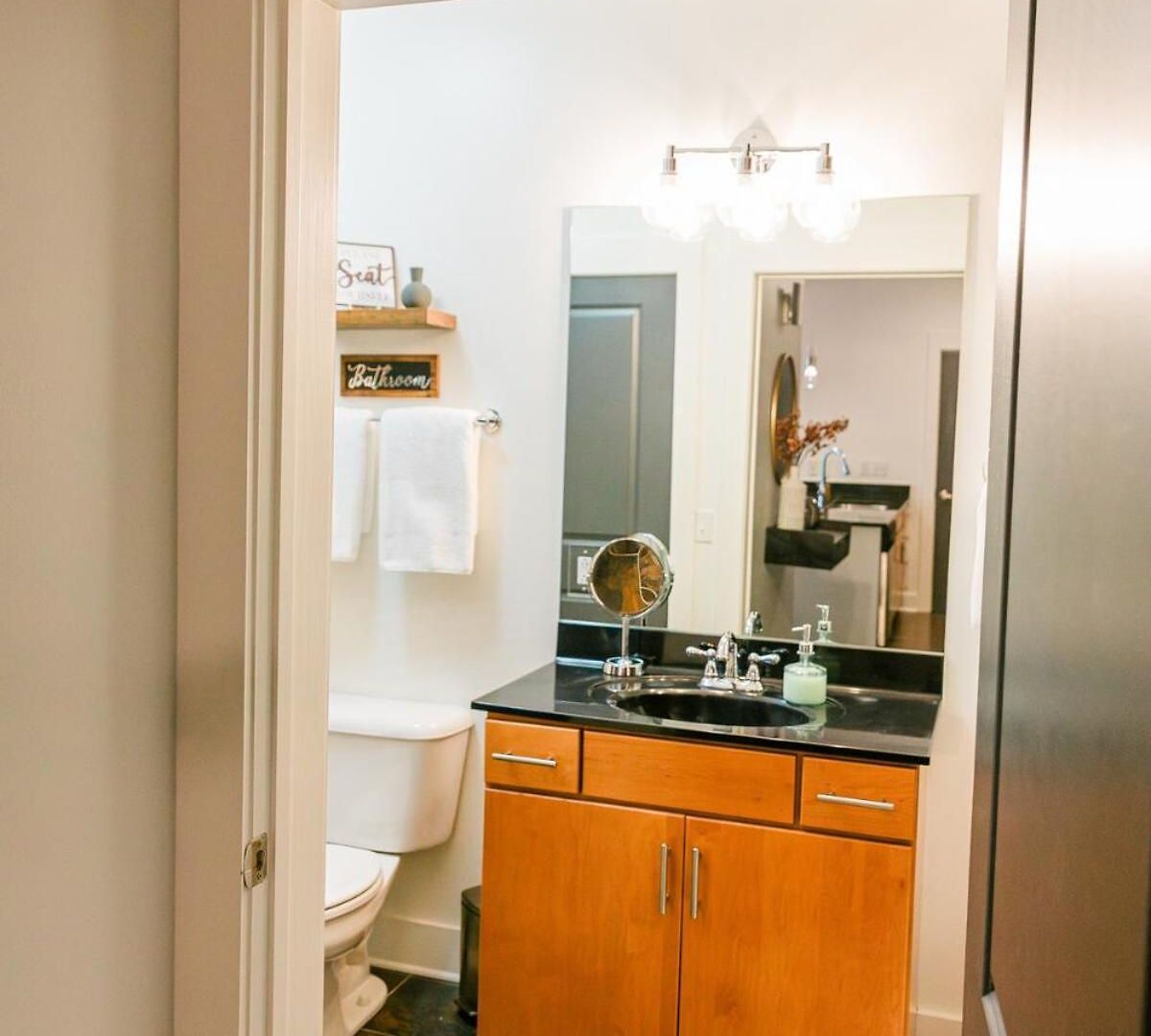 Apartment Modern Germantown - Walkable, Quiet &