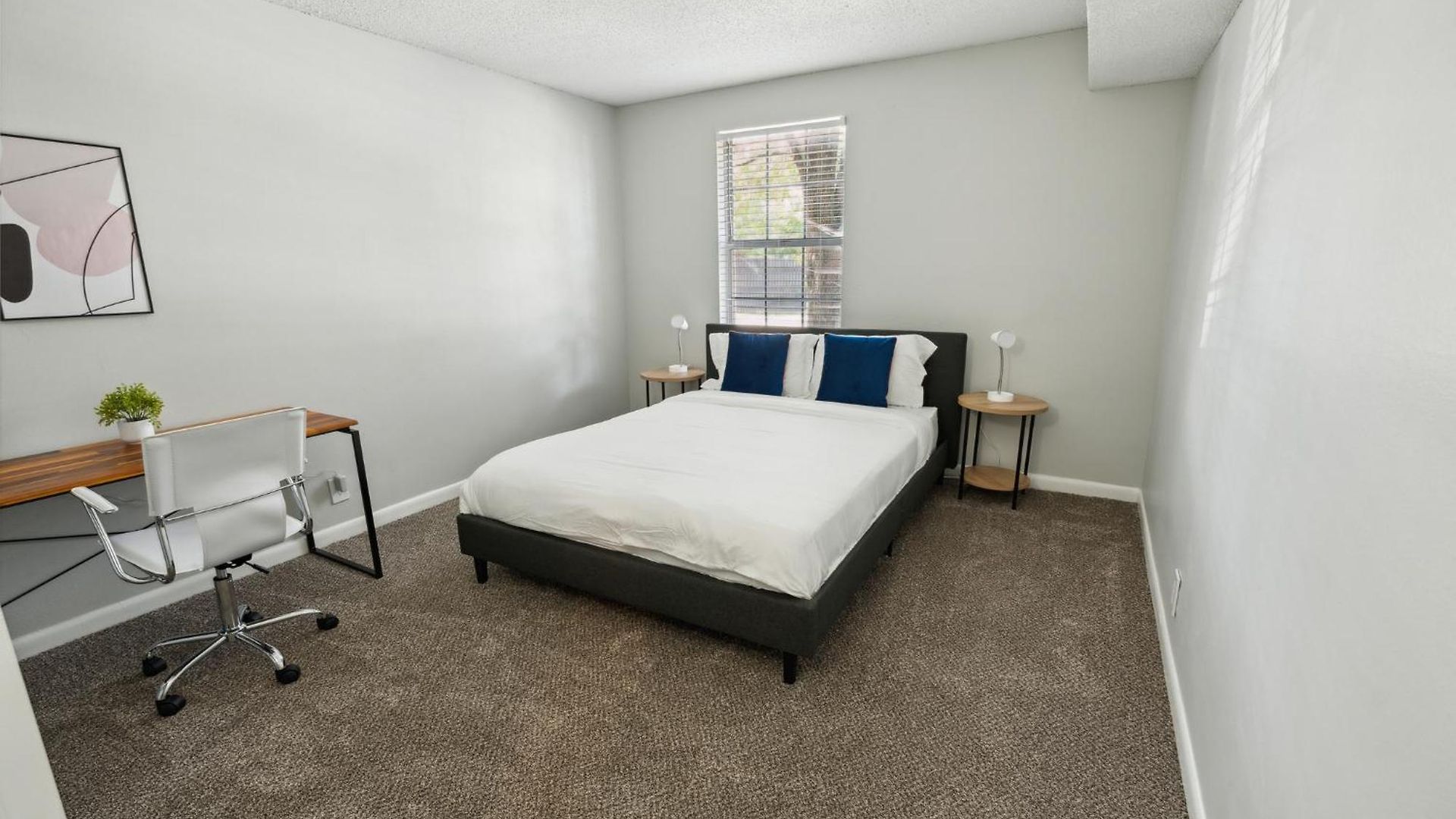 Brentwood A2 I Cozy & Comfy I 2bd I Free Parking Apartment *