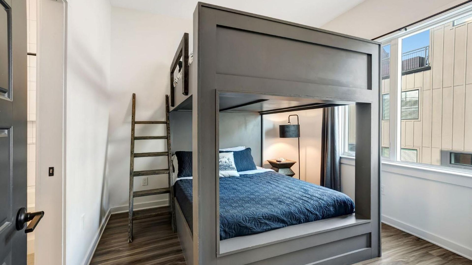 Holiday home Group Getaway - 2 Homes Rooftops 28 Nashville