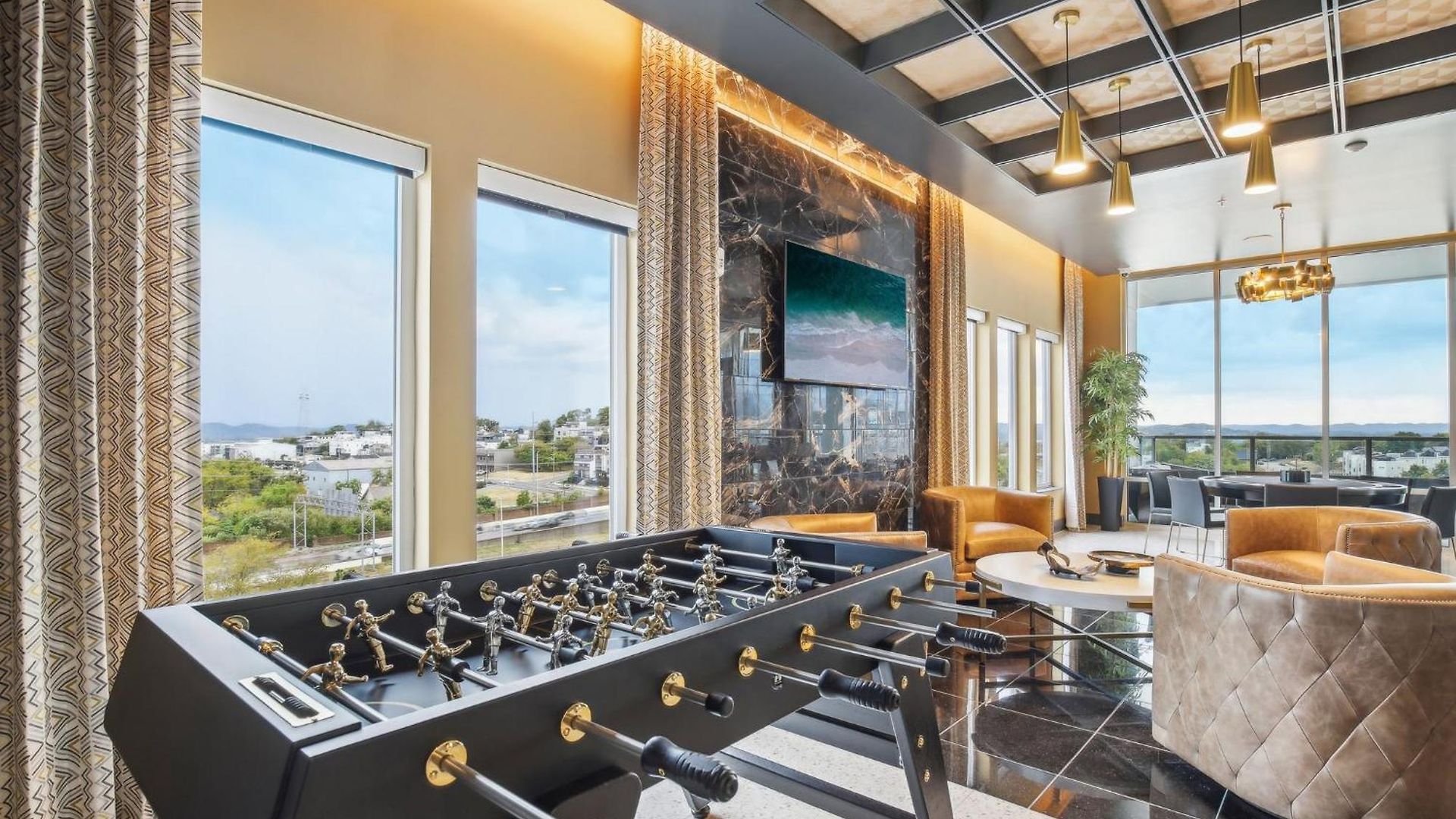 Apartment Skyline Views & Poolmins To Vanderbilt Nashville