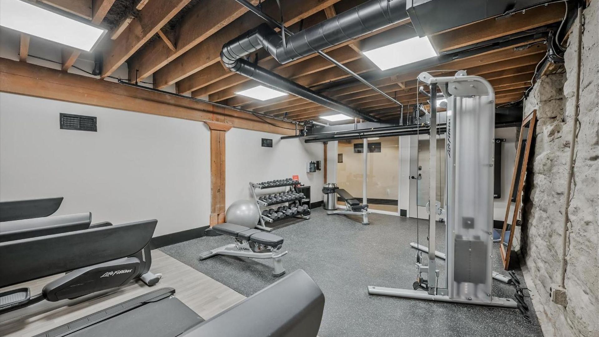 Luxe Loft With Speakeasy Parking And 2 Mi To Broadway Apartment