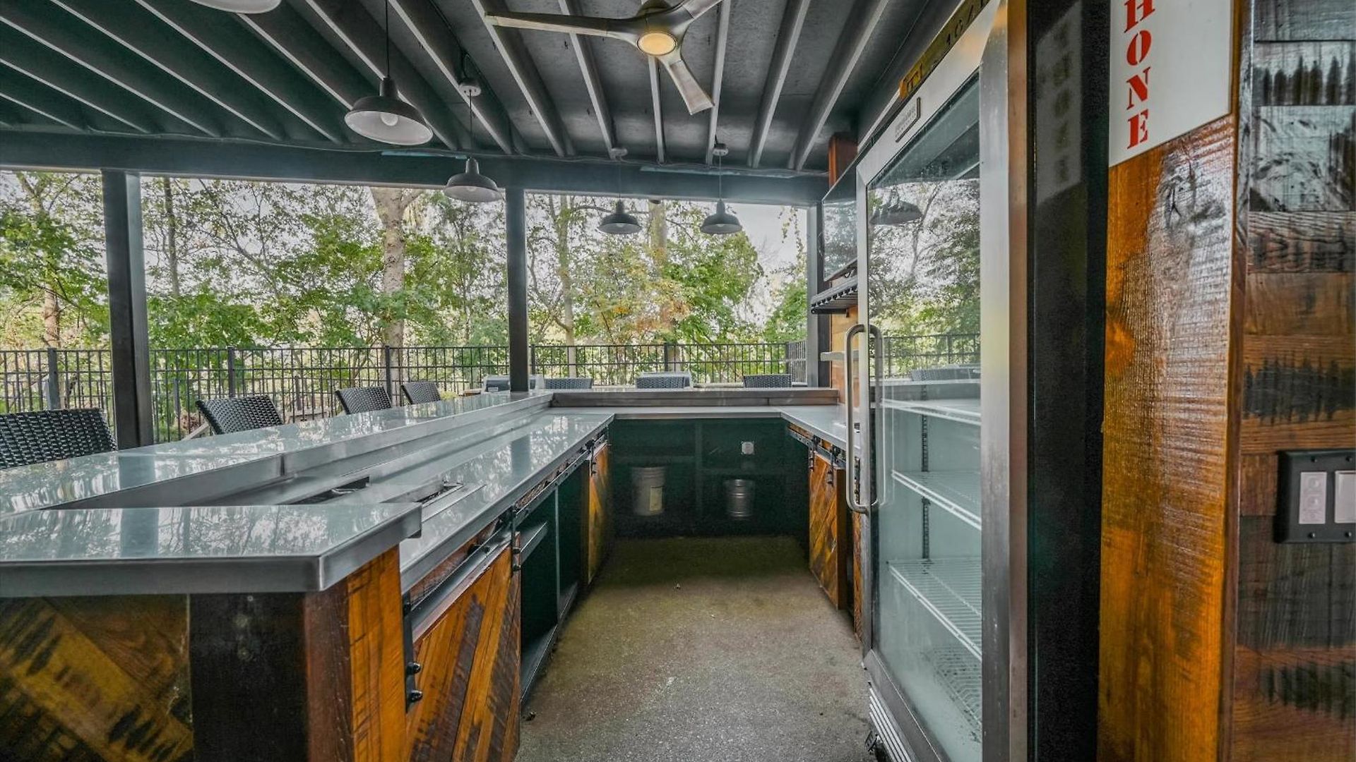 Apartment Luxe Loft With Speakeasy Parking And 2 Mi To Broadway *