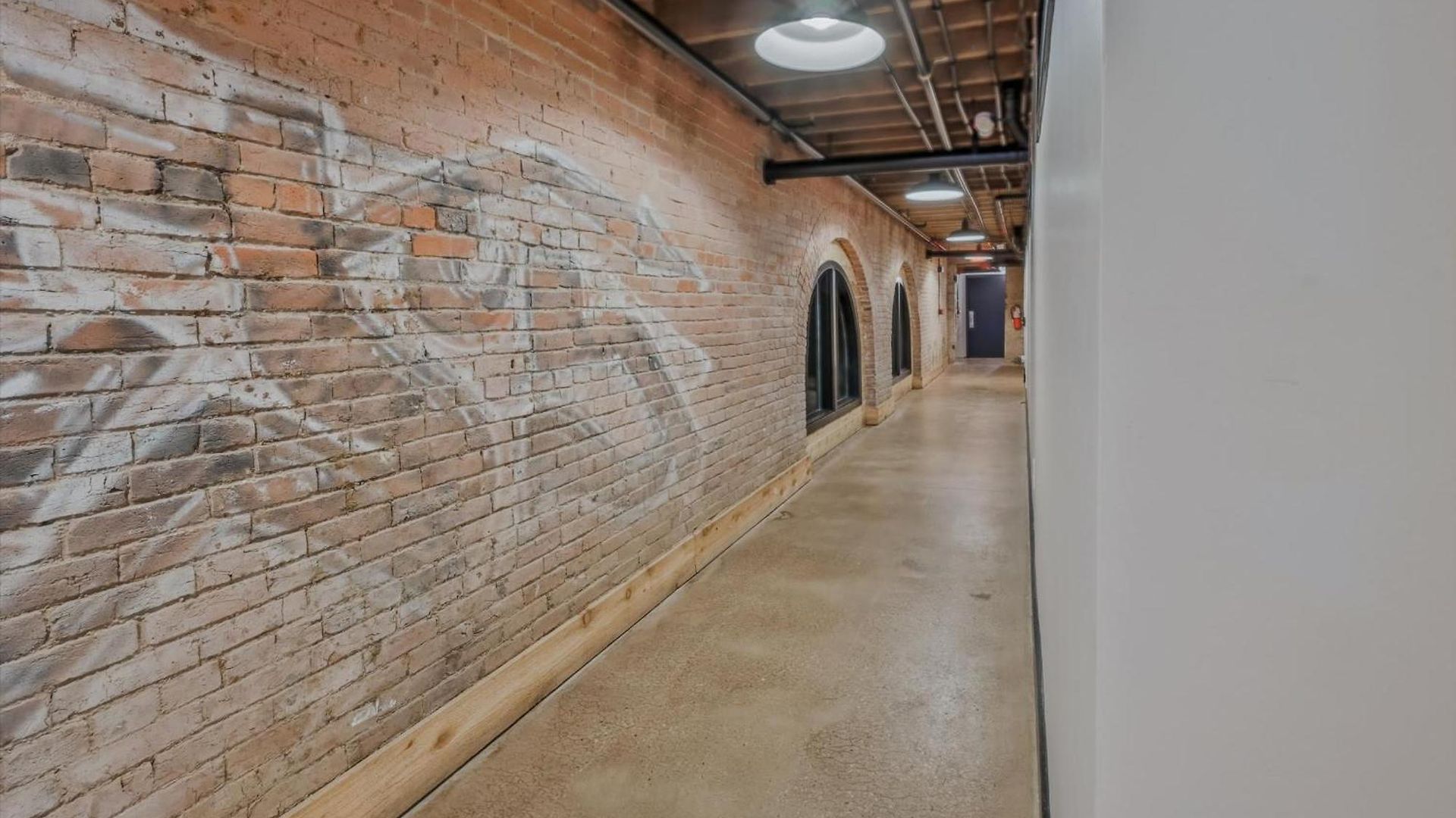 Luxe Loft With Speakeasy Parking And 2 Mi To Broadway *
