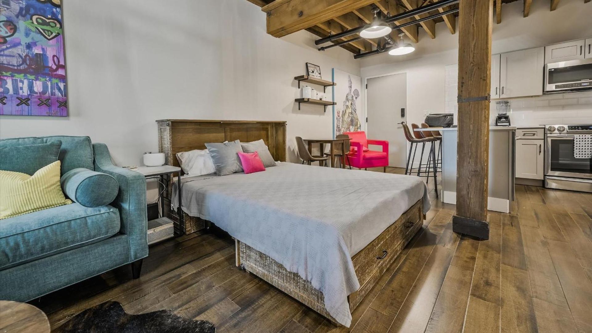 Luxe Loft With Speakeasy Parking And 2 Mi To Broadway * Nashville