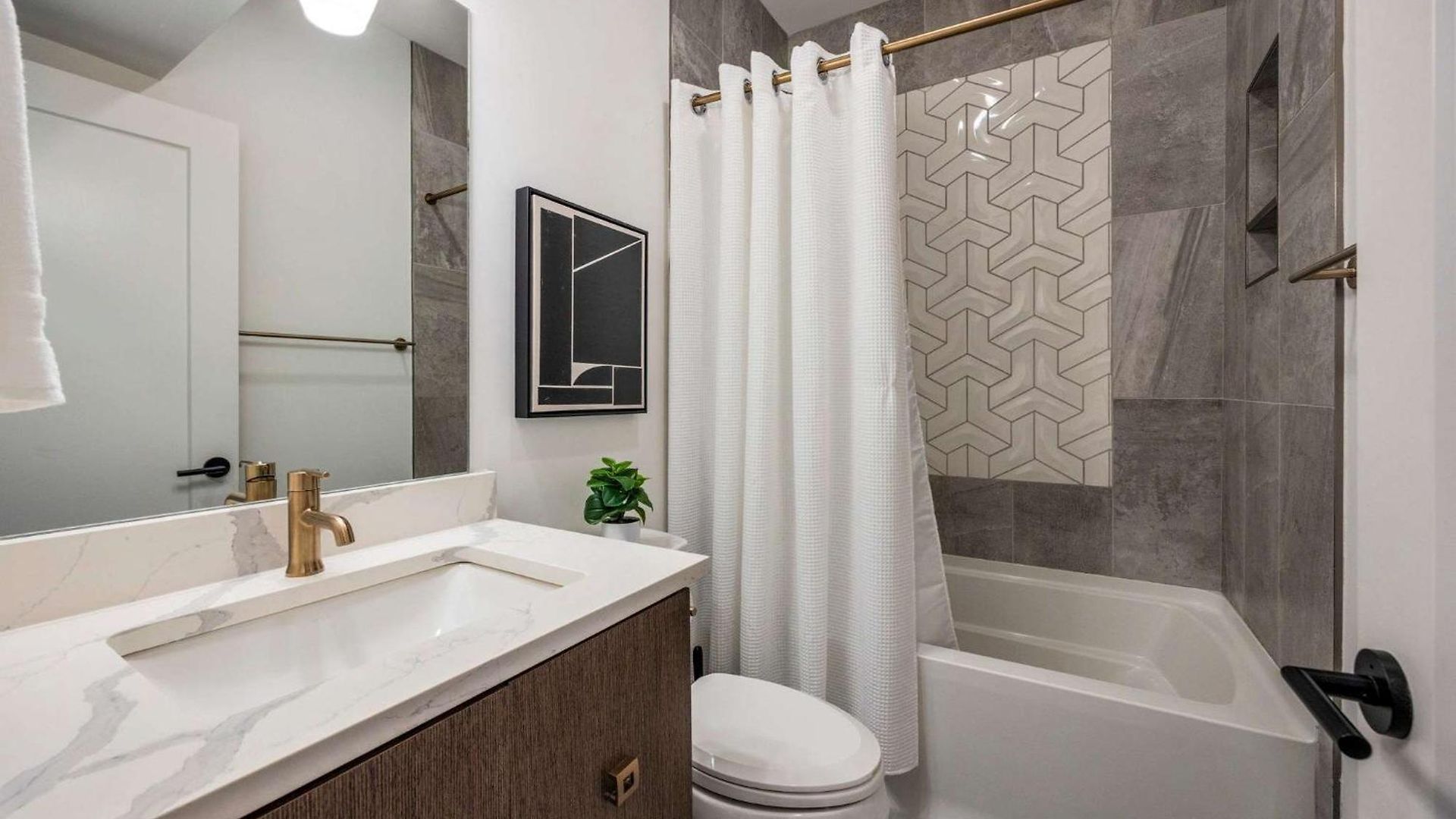 Modern Stunner 5 Min To Dt Hot Tub Rooftop Views *