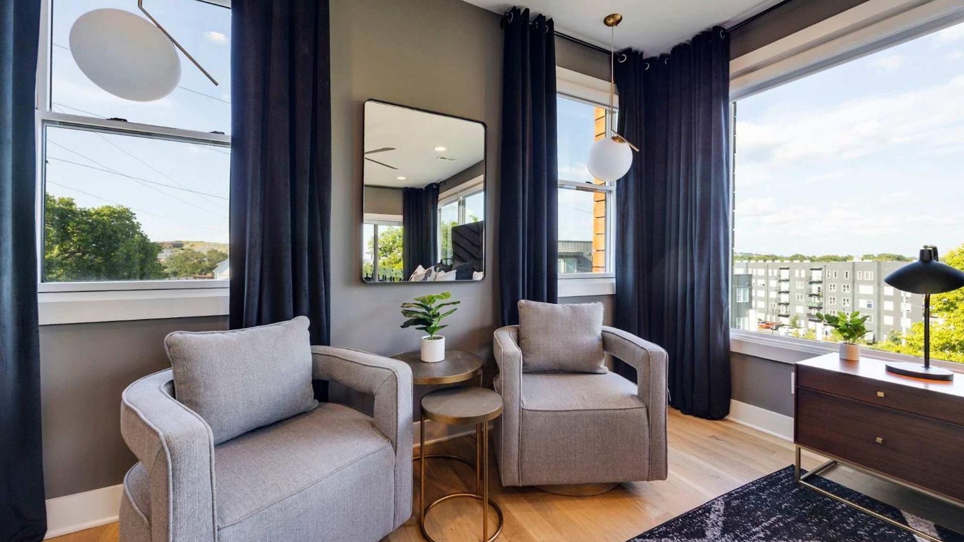 Modern Stunner 5 Min To Dt Hot Tub Rooftop Views Holiday home *