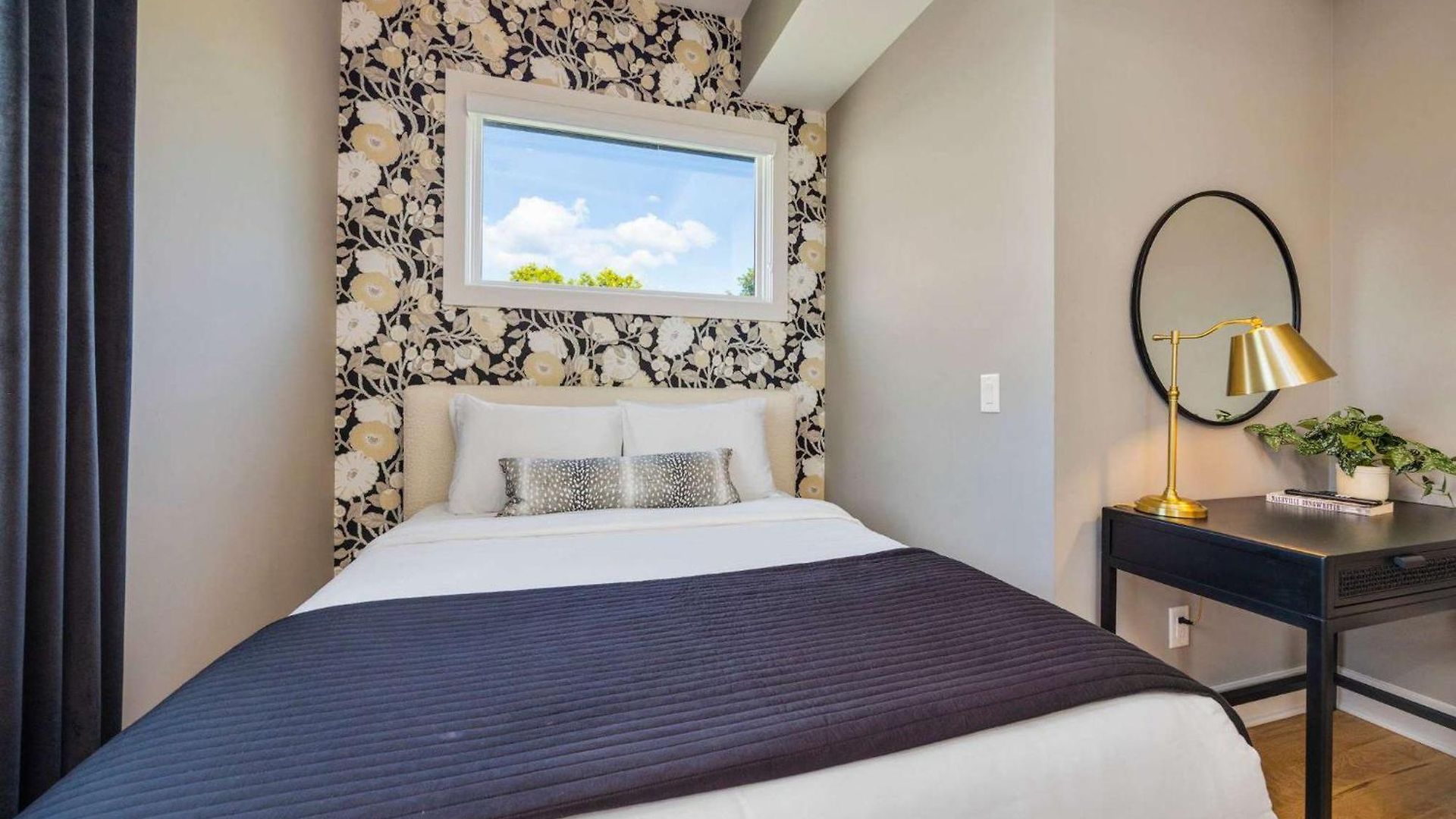 Modern Stunner 5 Min To Dt Hot Tub Rooftop Views * Nashville