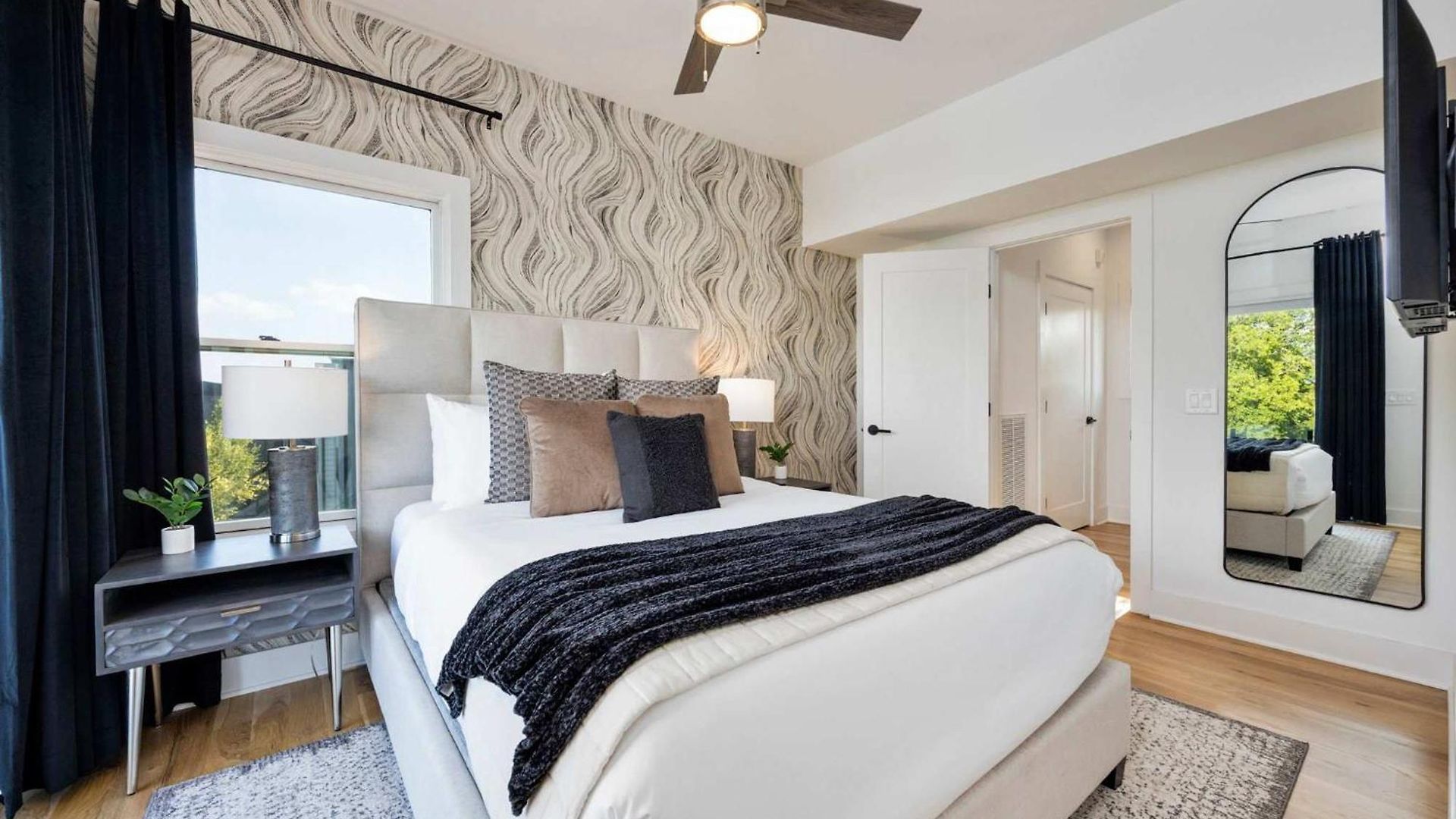 Modern Stunner 5 Min To Dt Hot Tub Rooftop Views Nashville