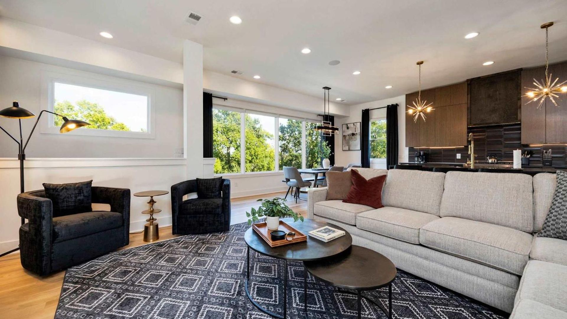 Modern Stunner 5 Min To Dt Hot Tub Rooftop Views Holiday home Nashville