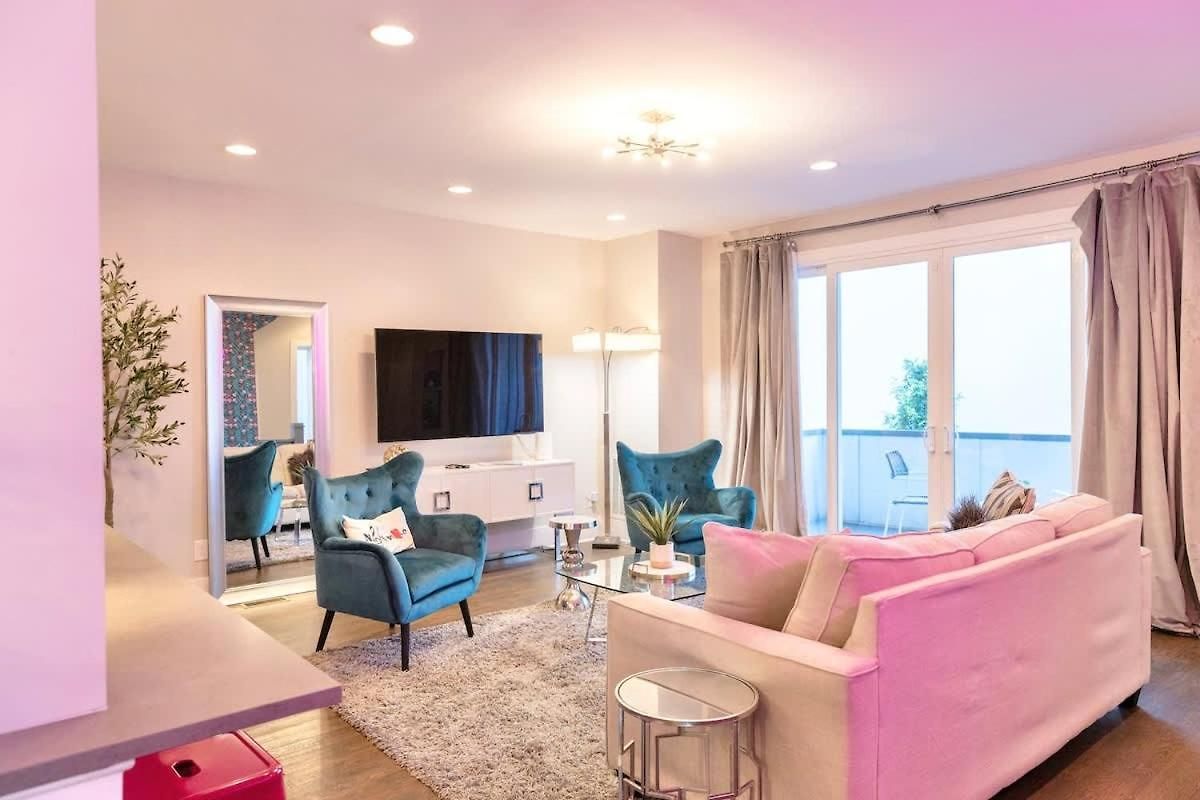 Holiday home Rooftop Vibes Close To Broadway *