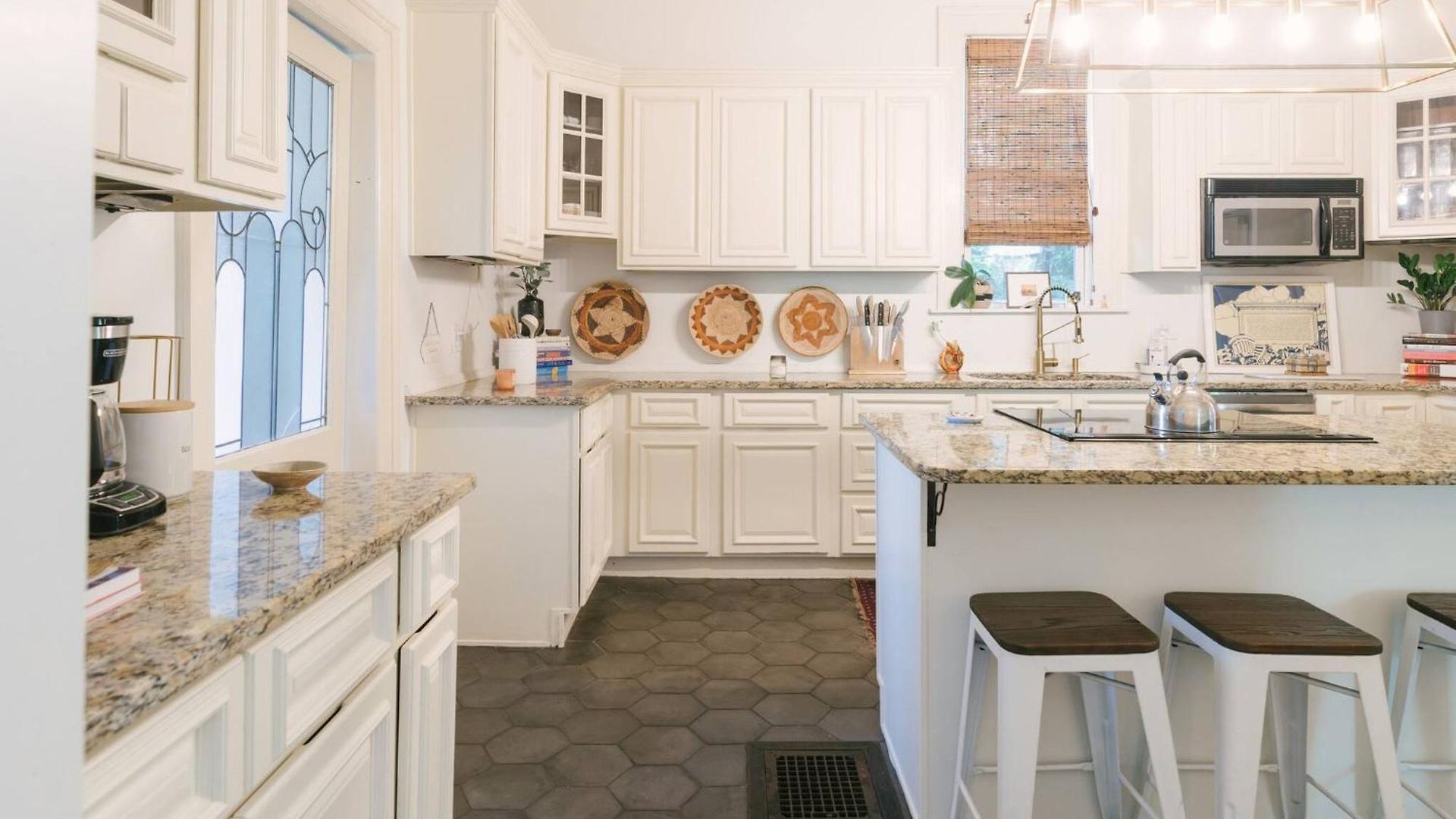 Historic Gem: 4 Bedroom With Pool, Walk To Hotspots Nashville