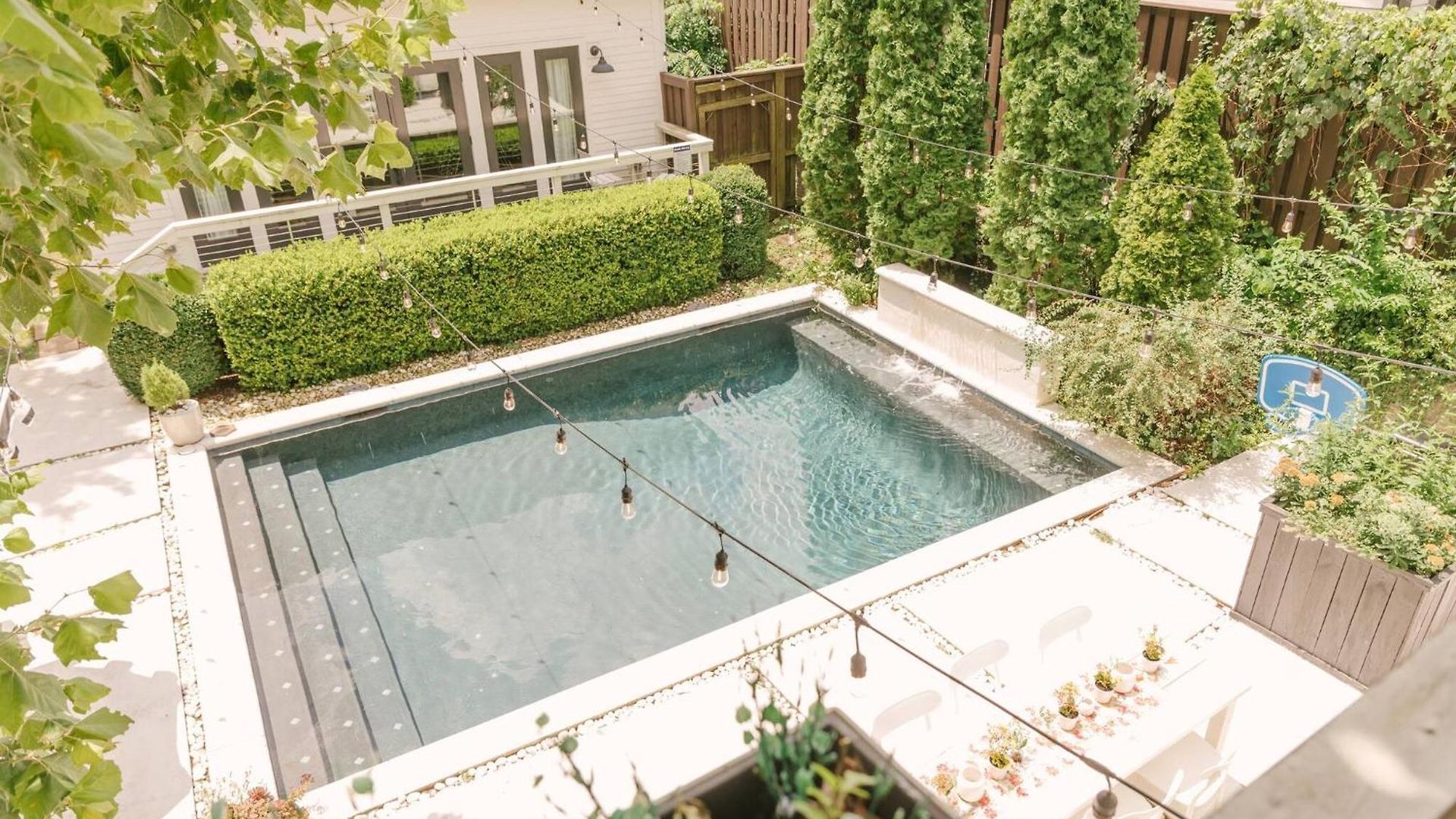 Historic Gem: 4 Bedroom With Pool, Walk To Hotspots Holiday home Nashville