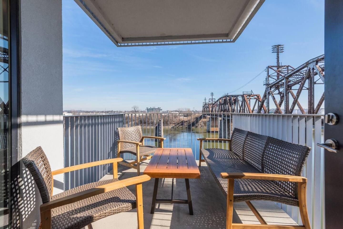 Boutique On Riverfront- Park Free *