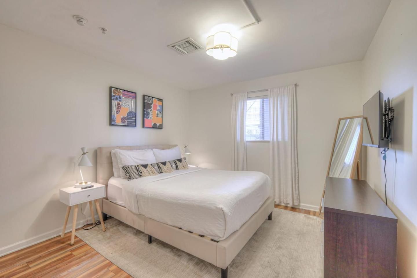Riverfront Retreat-near Broadway, Pool, Park Free * Nashville