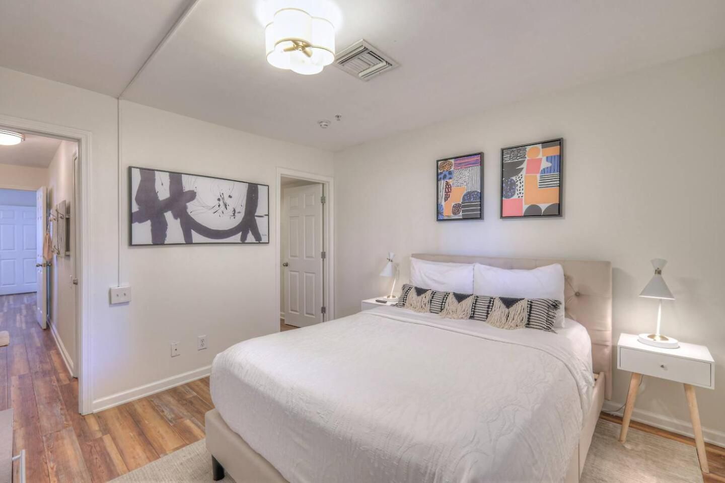 Holiday home Riverfront Retreat-near Broadway, Pool, Park Free