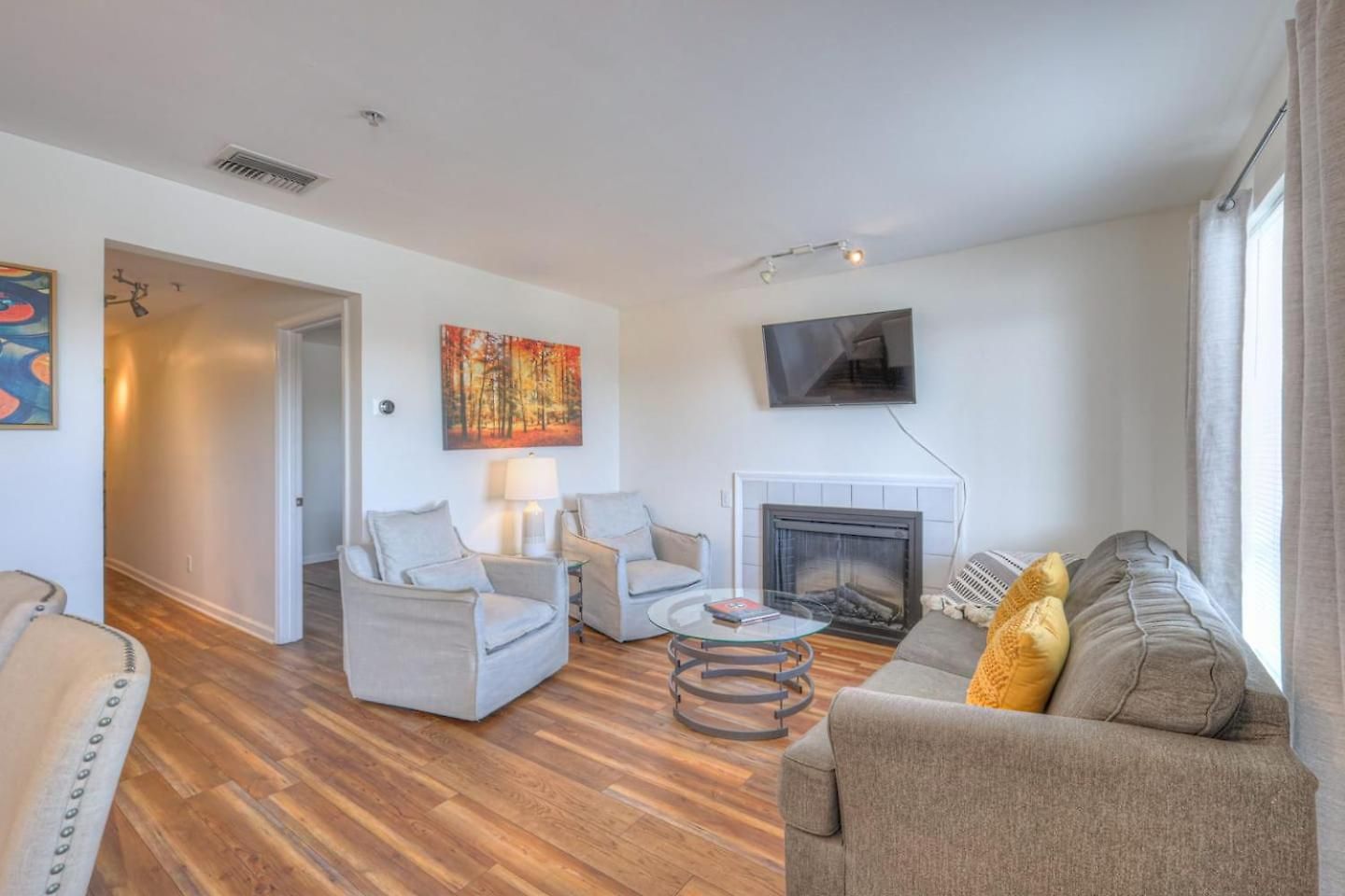 Riverfront Retreat-near Broadway, Pool, Park Free Holiday home Nashville