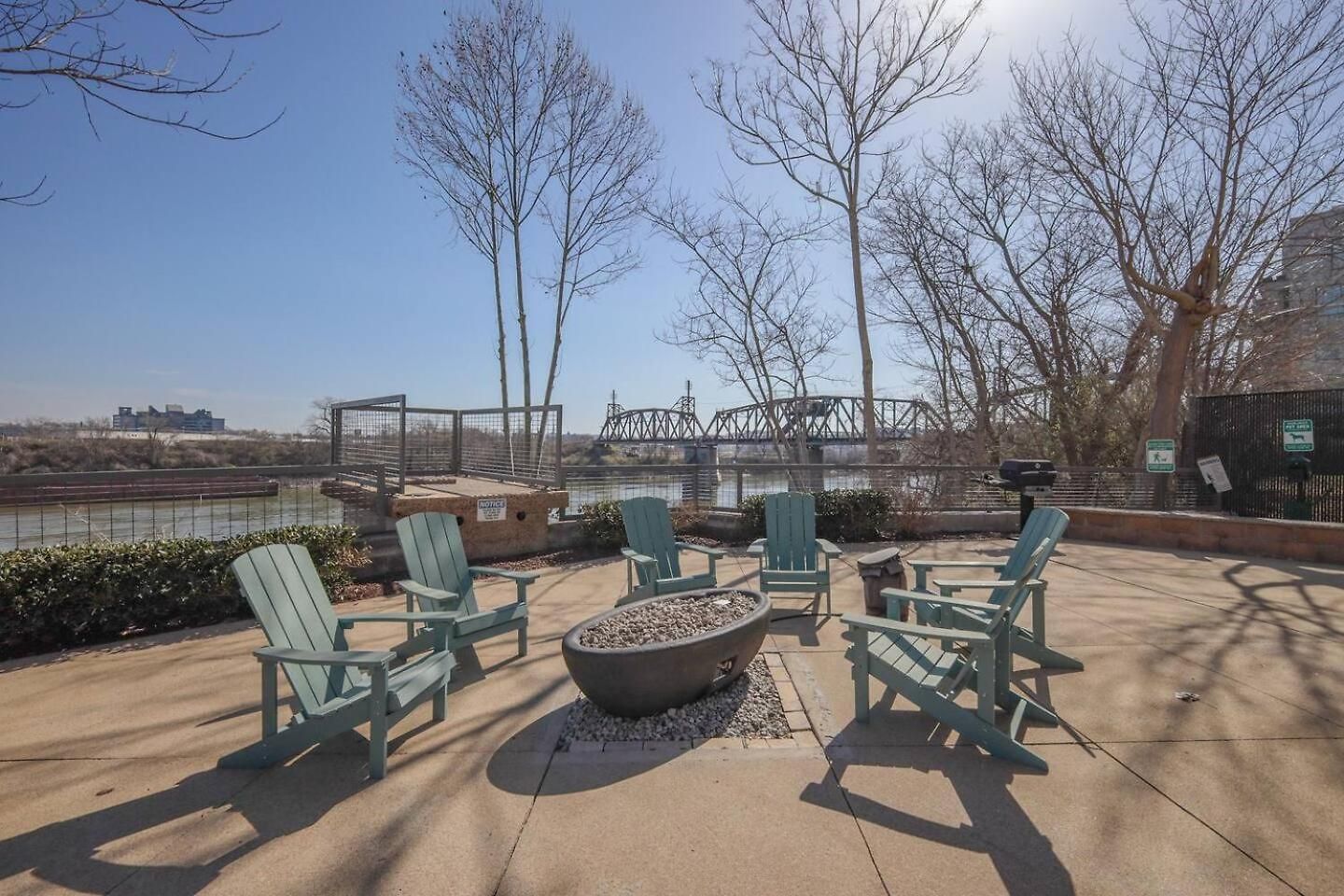 Holiday home Riverfront Retreat-near Broadway, Pool, Park Free Nashville