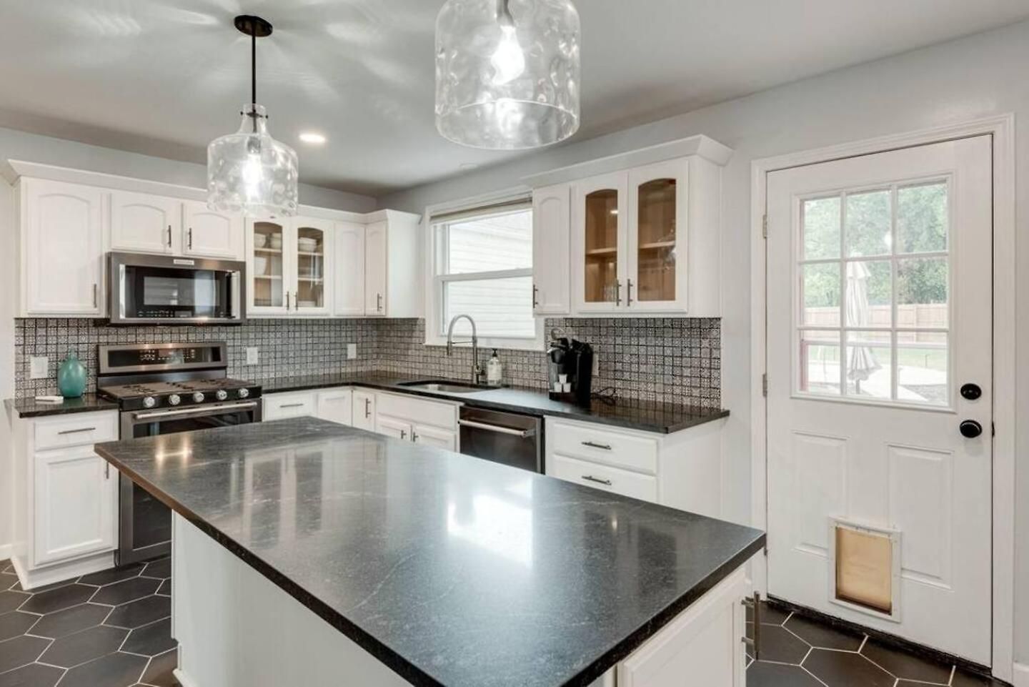 Oasis Of Nashville, With A Pool And Hot Tub ! *