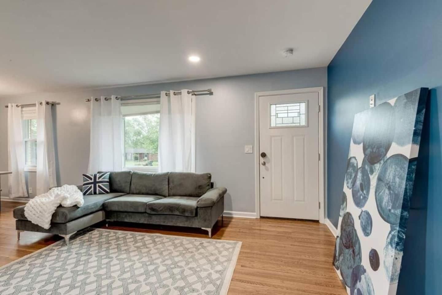 Oasis Of Nashville, With A Pool And Hot Tub ! Holiday home Nashville