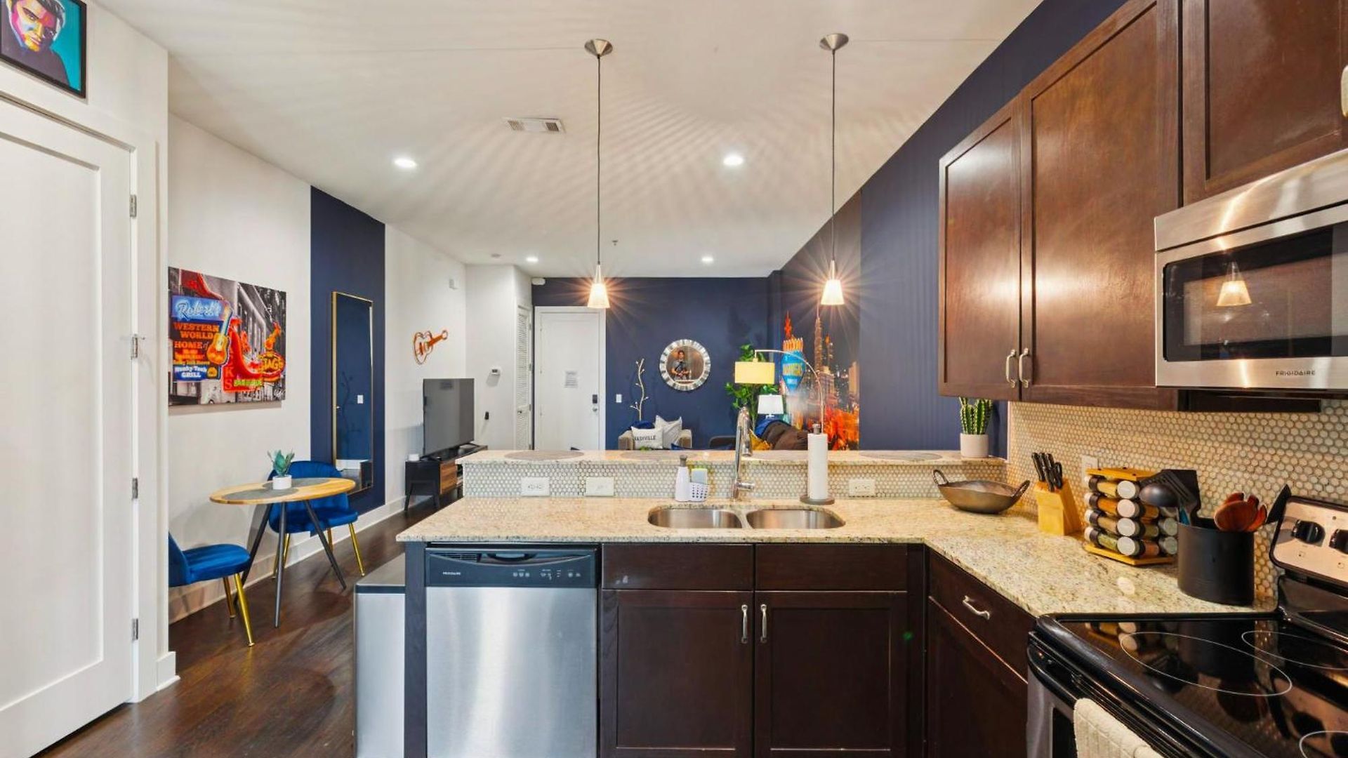 Fabulous Nashvegas Loft Retreat Near Vandy Off West End Mins To Broadway Holiday home *