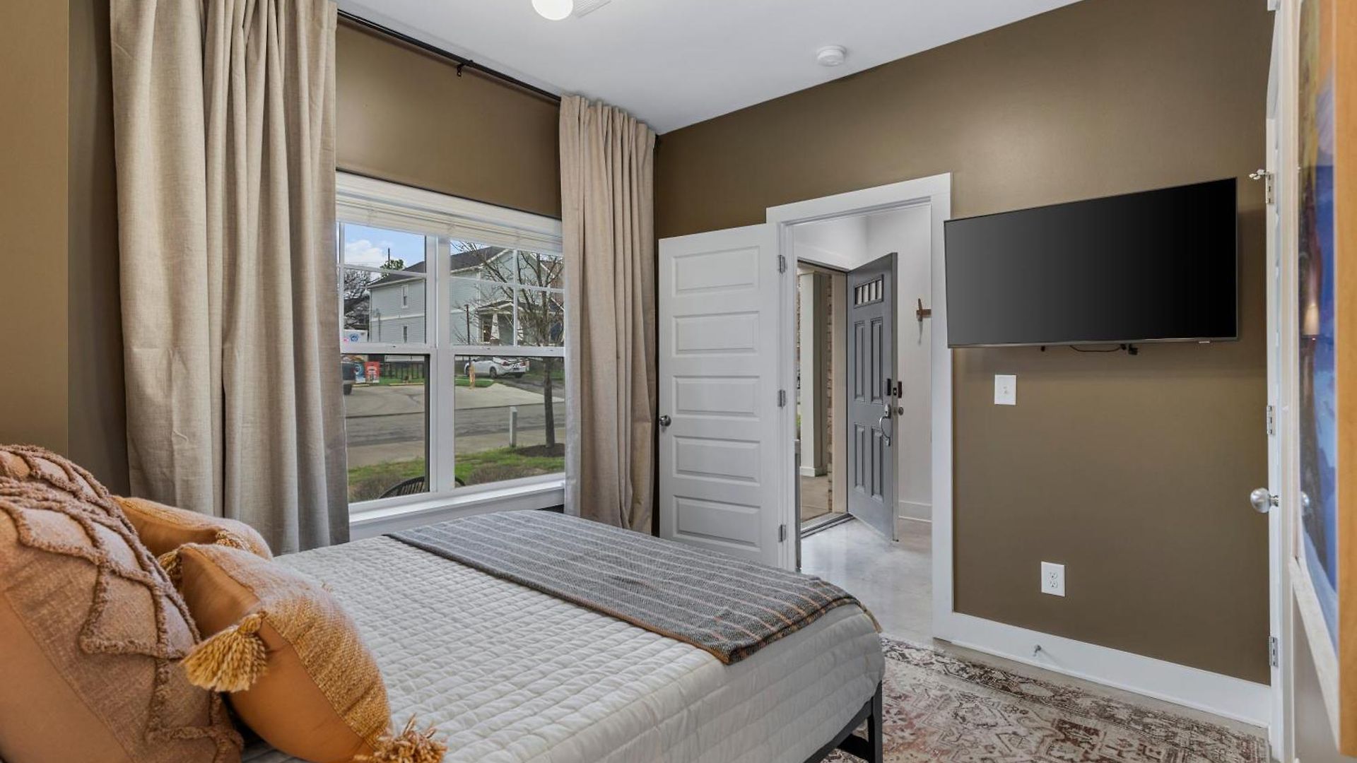 Vibrant In The Nations With Garage Walk To Restaurants And Shops *