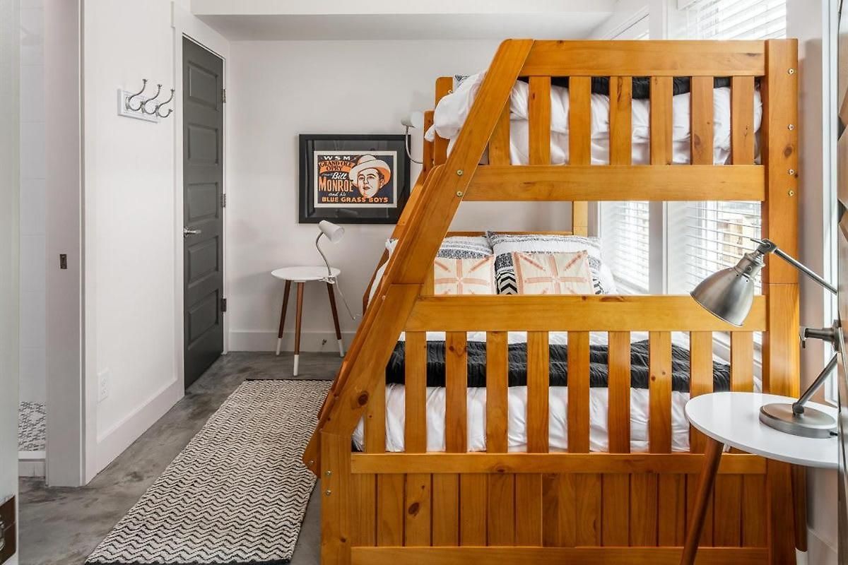 3 Story Townhome In East * Nashville